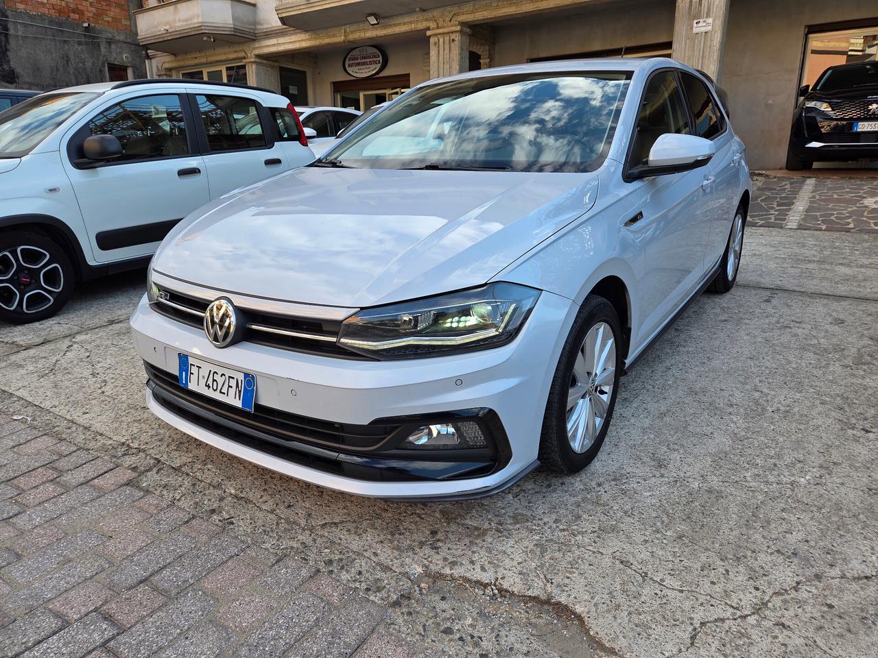 Polo 1.6 TDI 95 CV DSG 5p. R-LINE