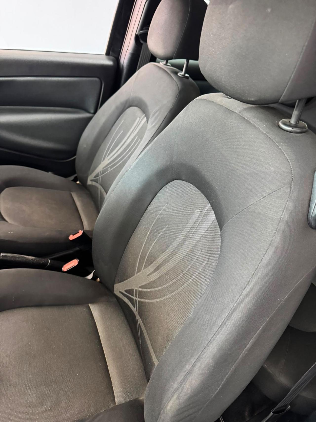 Lancia Ypsilon 1.3 MJT 75 CV Diva