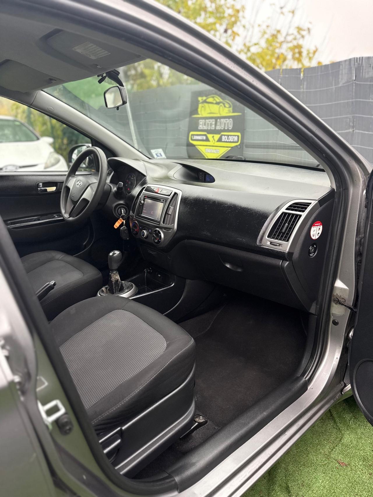 Hyundai I20 1.1 DIESEL 2013 NEOPATENTATI