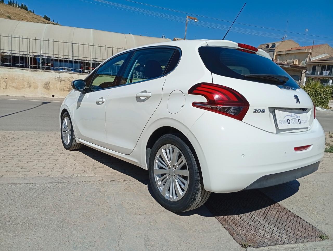 Peugeot 208 BlueHDi 100 S&S 5 porte Allure