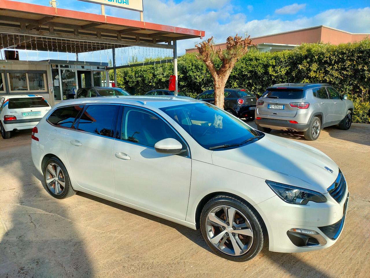 Peugeot 308 BlueHDi 120 S&S SW Allure