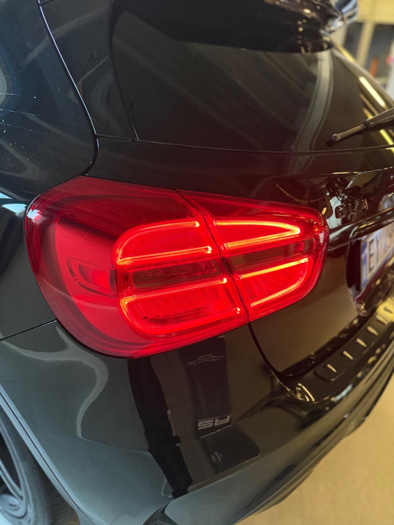 Mercedes-benz GLA 200d 4MATIC PREMIUM UNICOPR