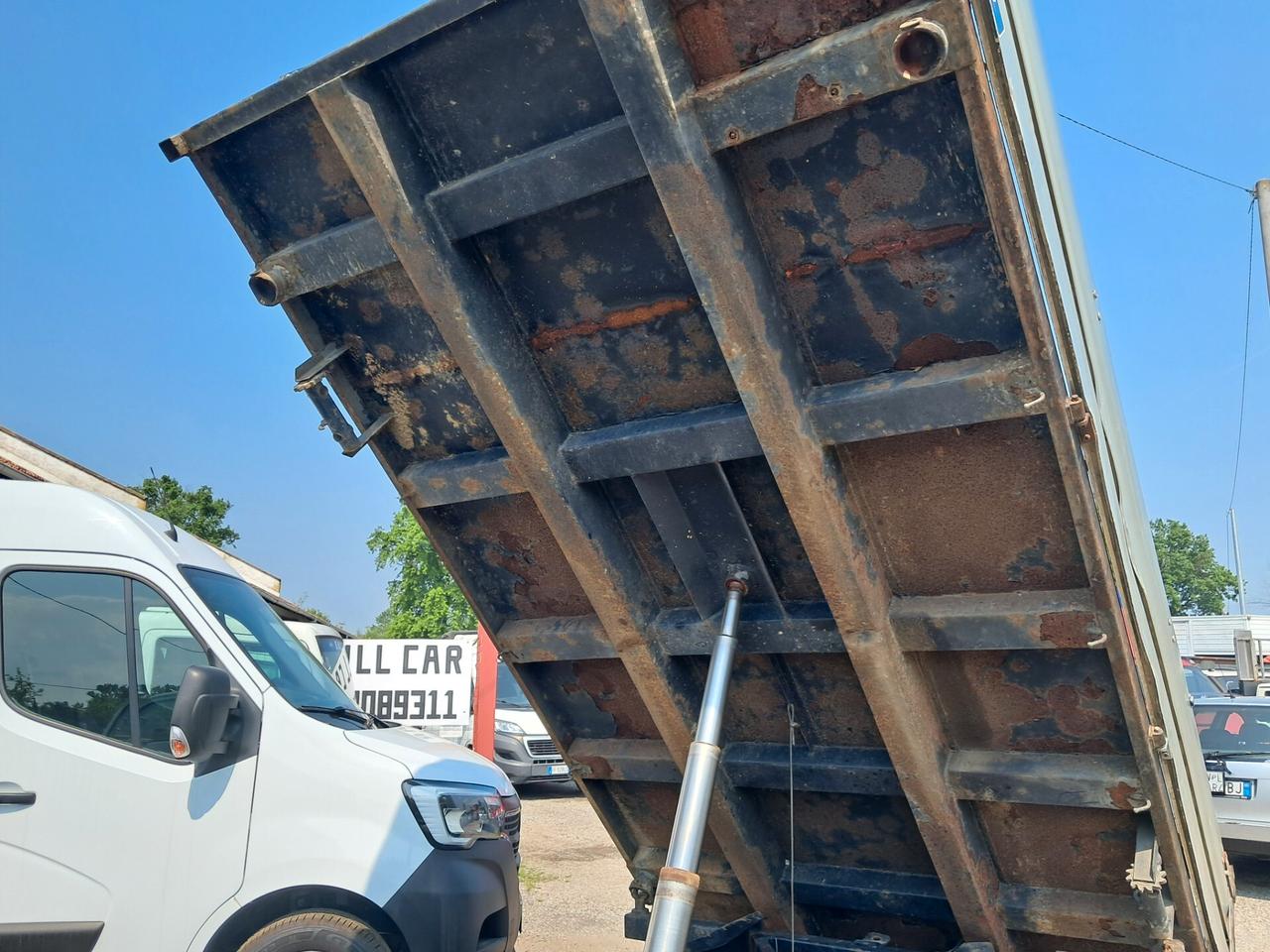 CABSTAR 3.0 RIBALTABILE TRILATERALE