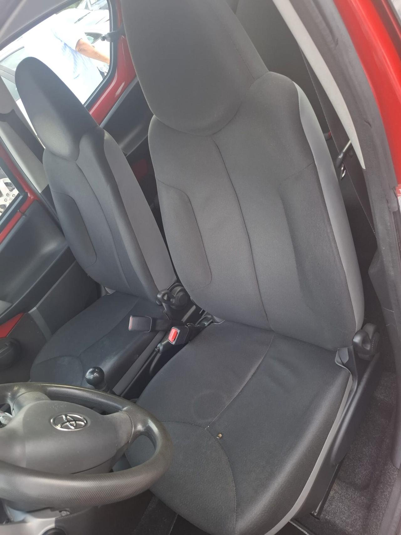 Toyota Aygo 1.0 12V VVT-i 5 porte Cool Soda Connect