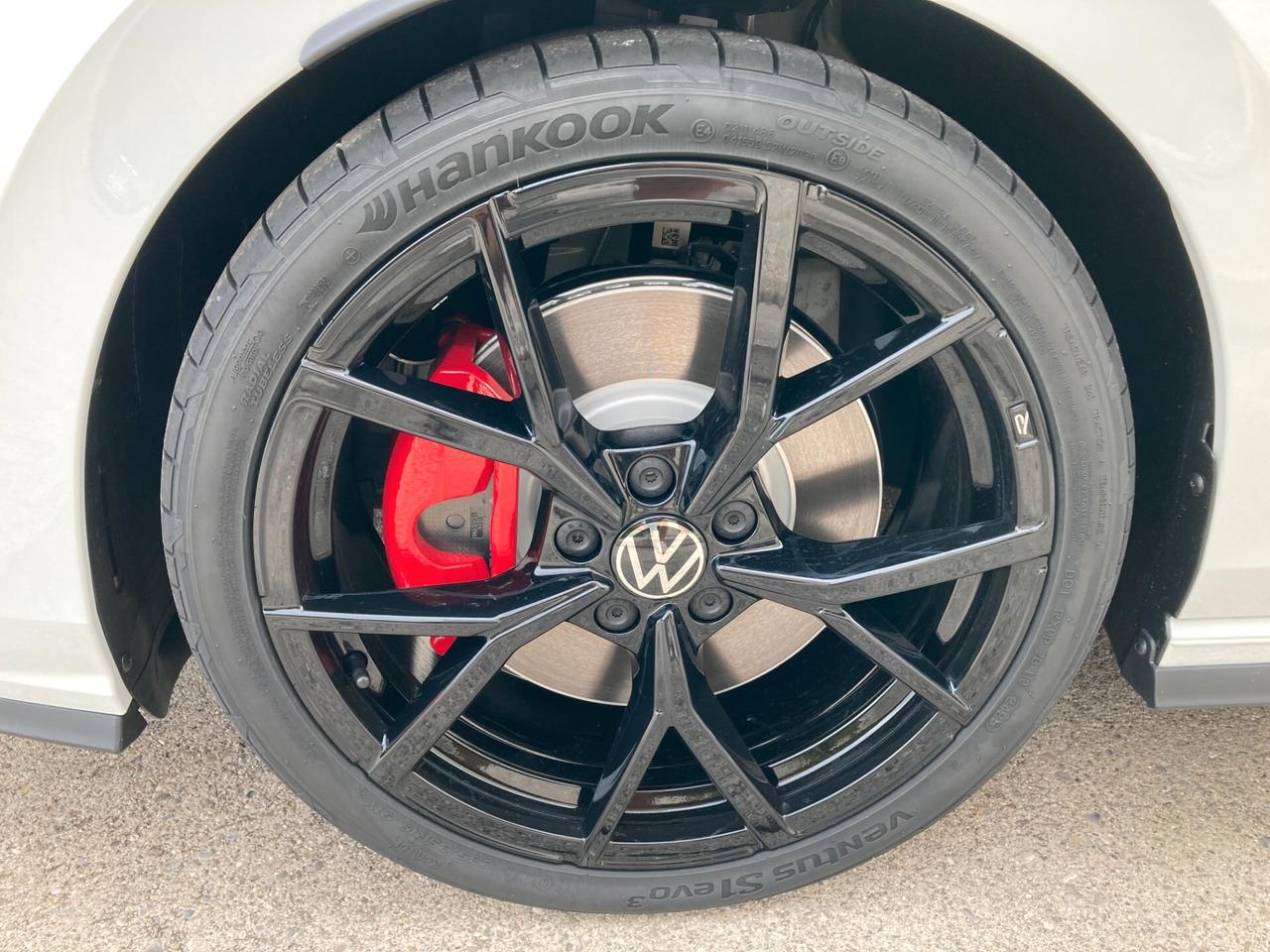 Volkswagen Golf GTI 8.5 265 CV.