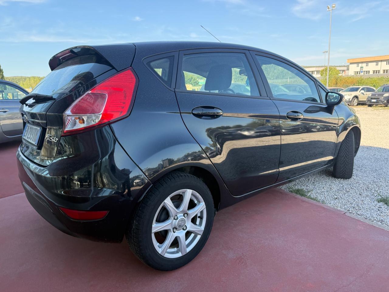 Ford Fiesta 1.5 TDCi 75CV 5 porte Titanium