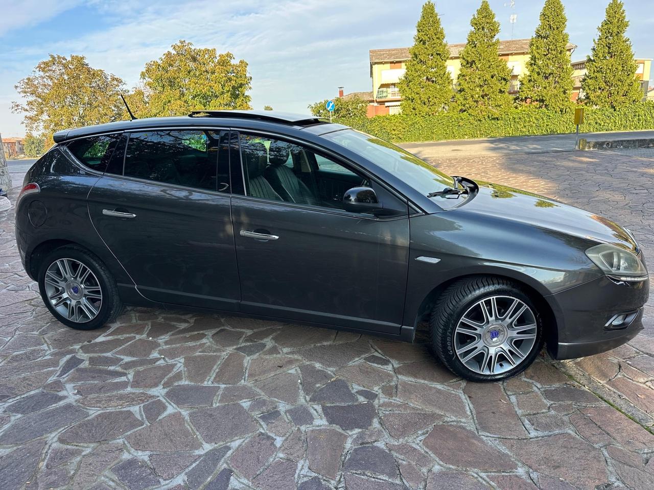 Lancia Delta 1.6 MJT DPF Silver tetto apr int pelle