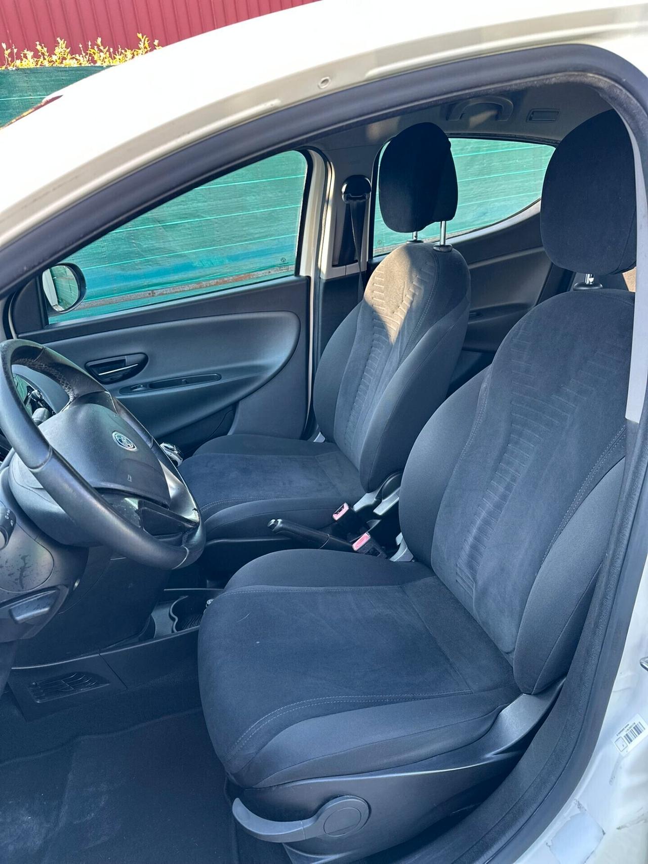 Lancia Ypsilon 1.2 69 CV GPL Ecochic Gold TOP