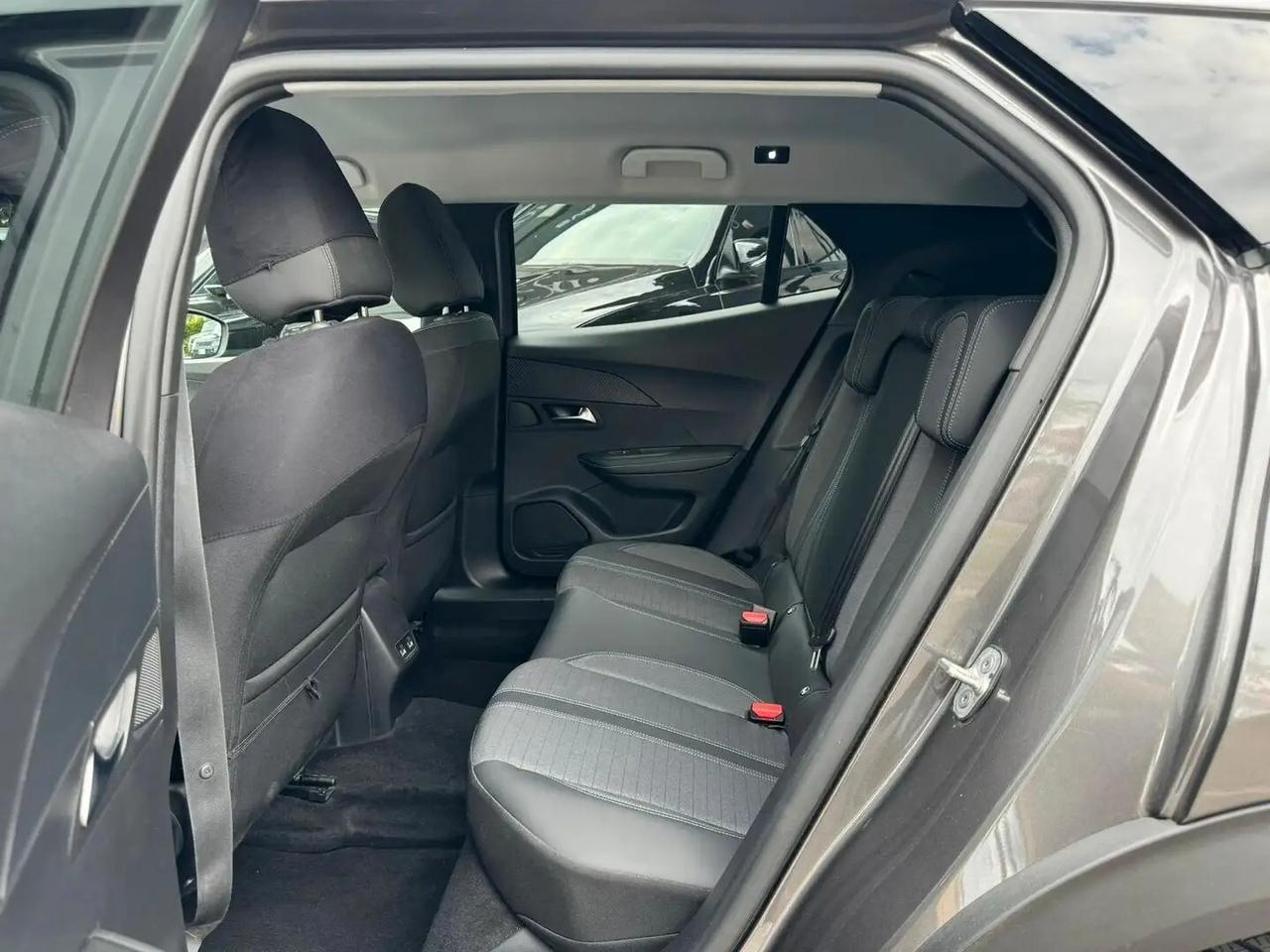 Peugeot 2008 1.2 benz 131