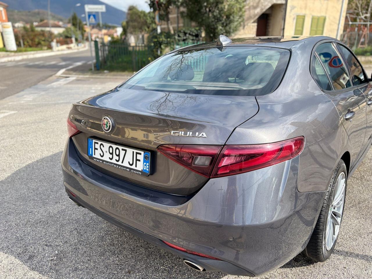 Alfa Romeo Giulia 2.2JTDM 180CV Executiv AUTOM NAV