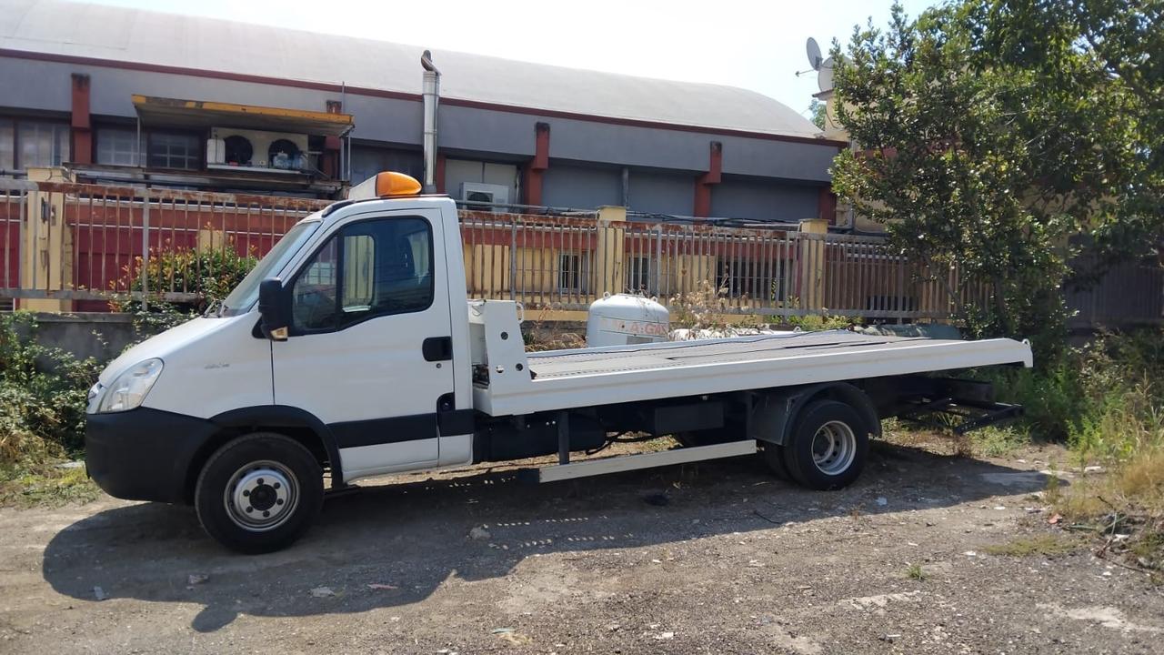 Iveco daily 65c18 carro attrezzi pianale fisso