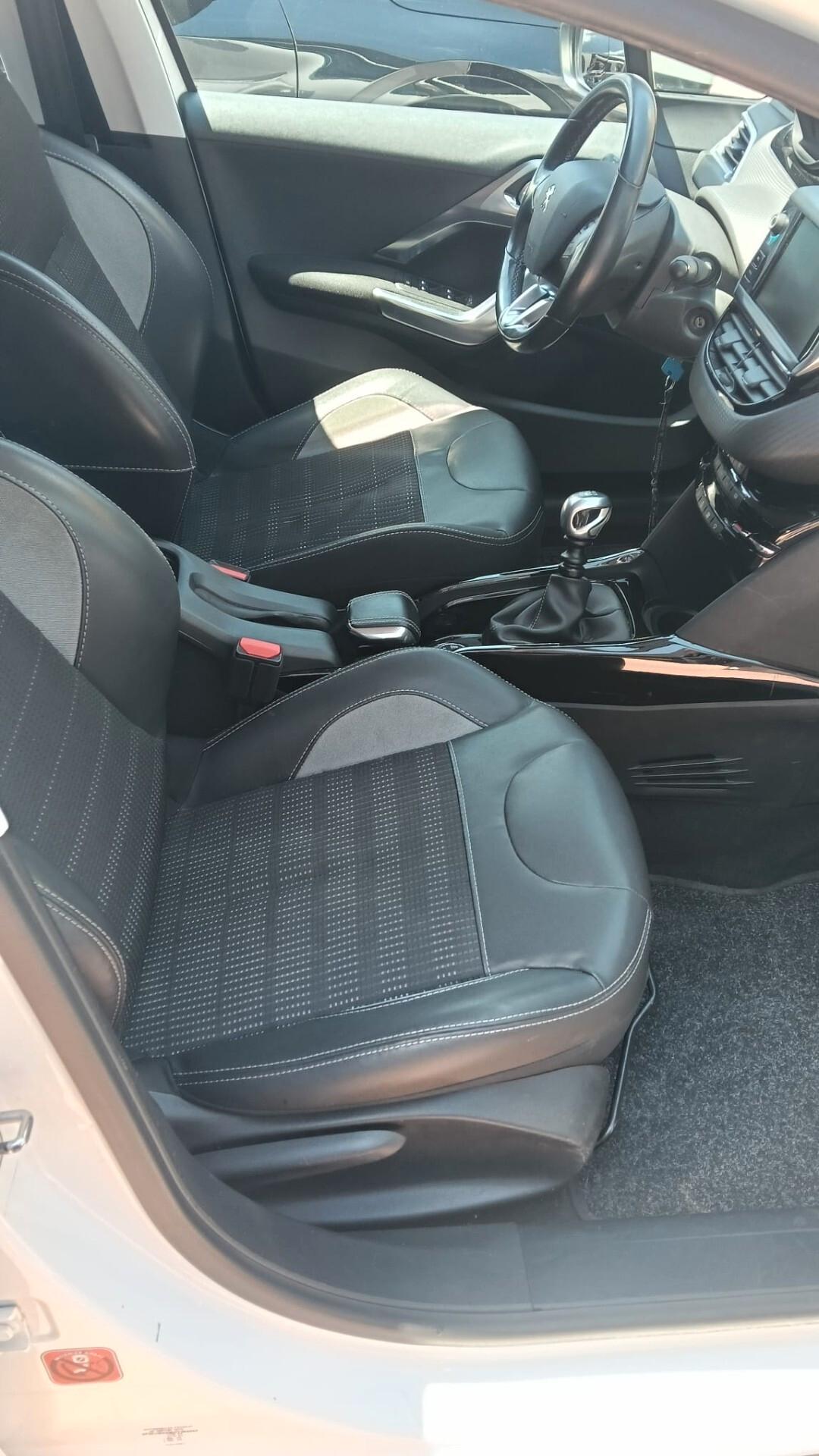 Peugeot 2008 BlueHDi 100 S&S Allure