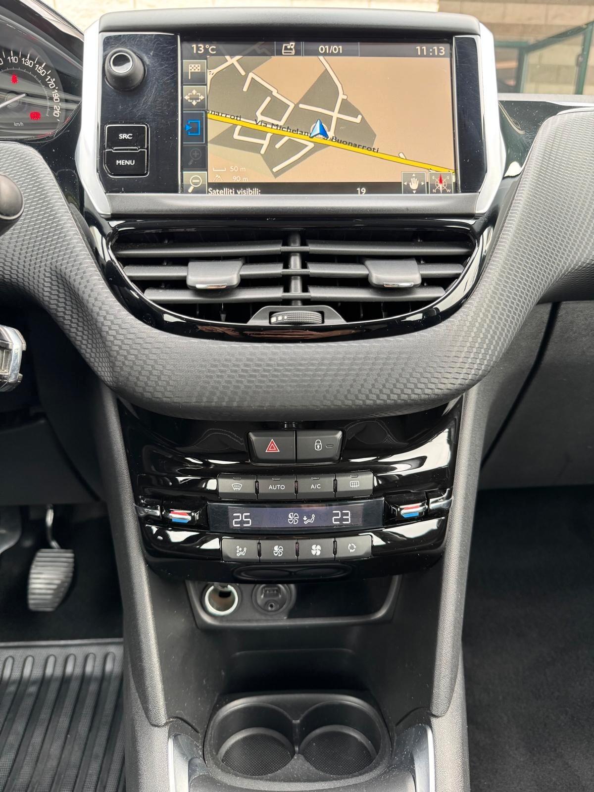 Peugeot 208 PureTech 82 5 porte Allure