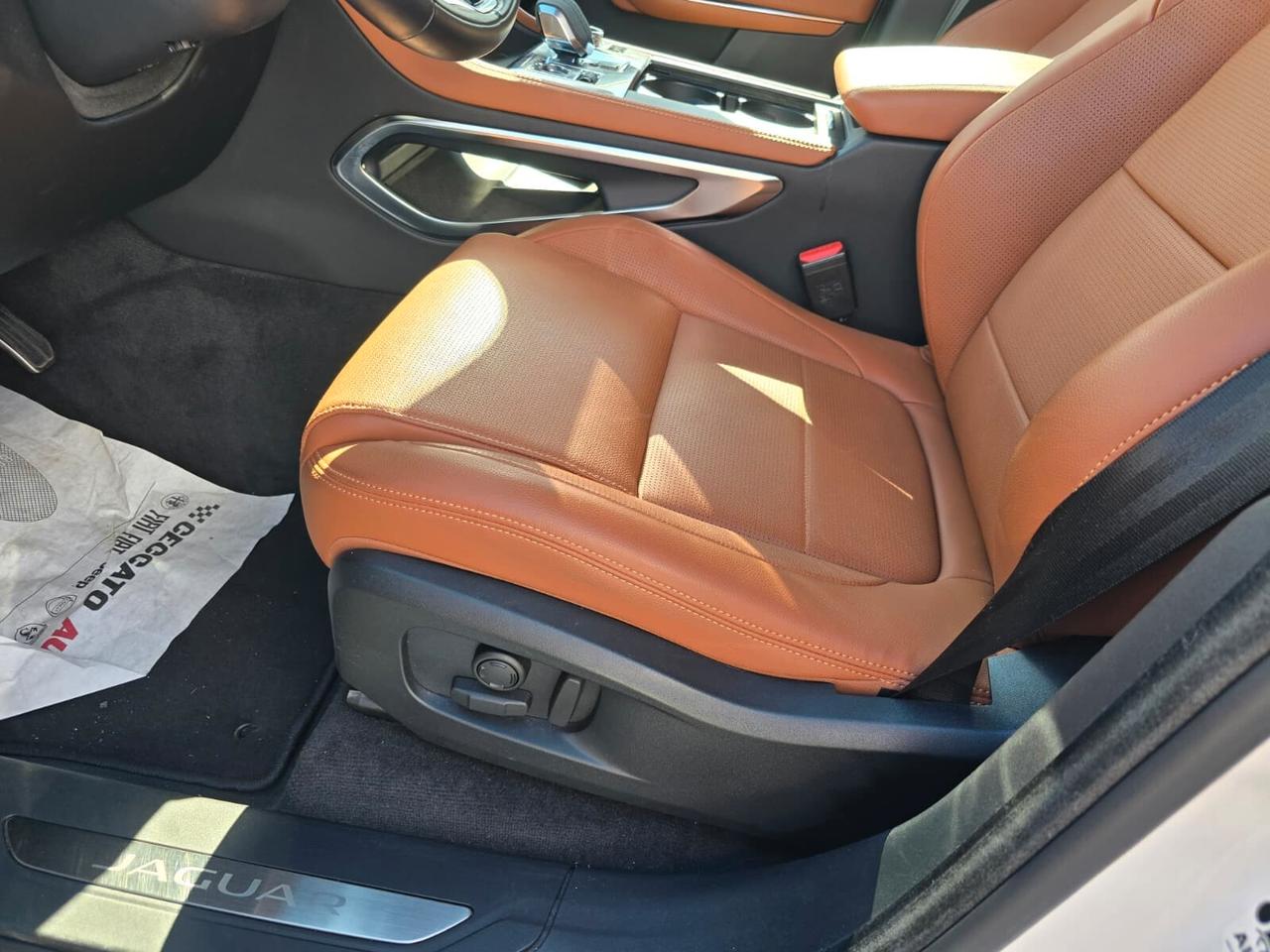 Jaguar F-Pace 2.0 D 204 CV AWD aut. R-Dynamic SE