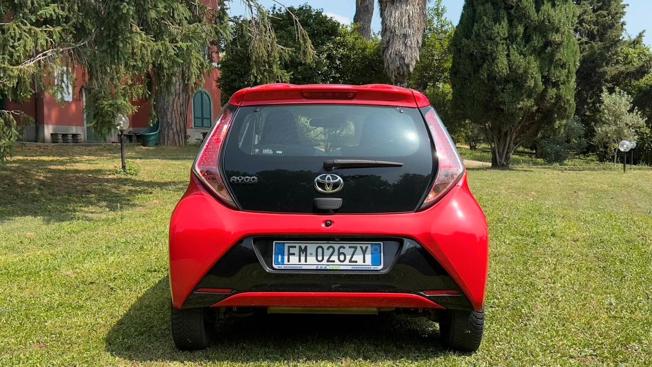 Toyota Aygo 1.0 VVT-i 69 CV 5P 2018 Neopatent GPL Leggi testo