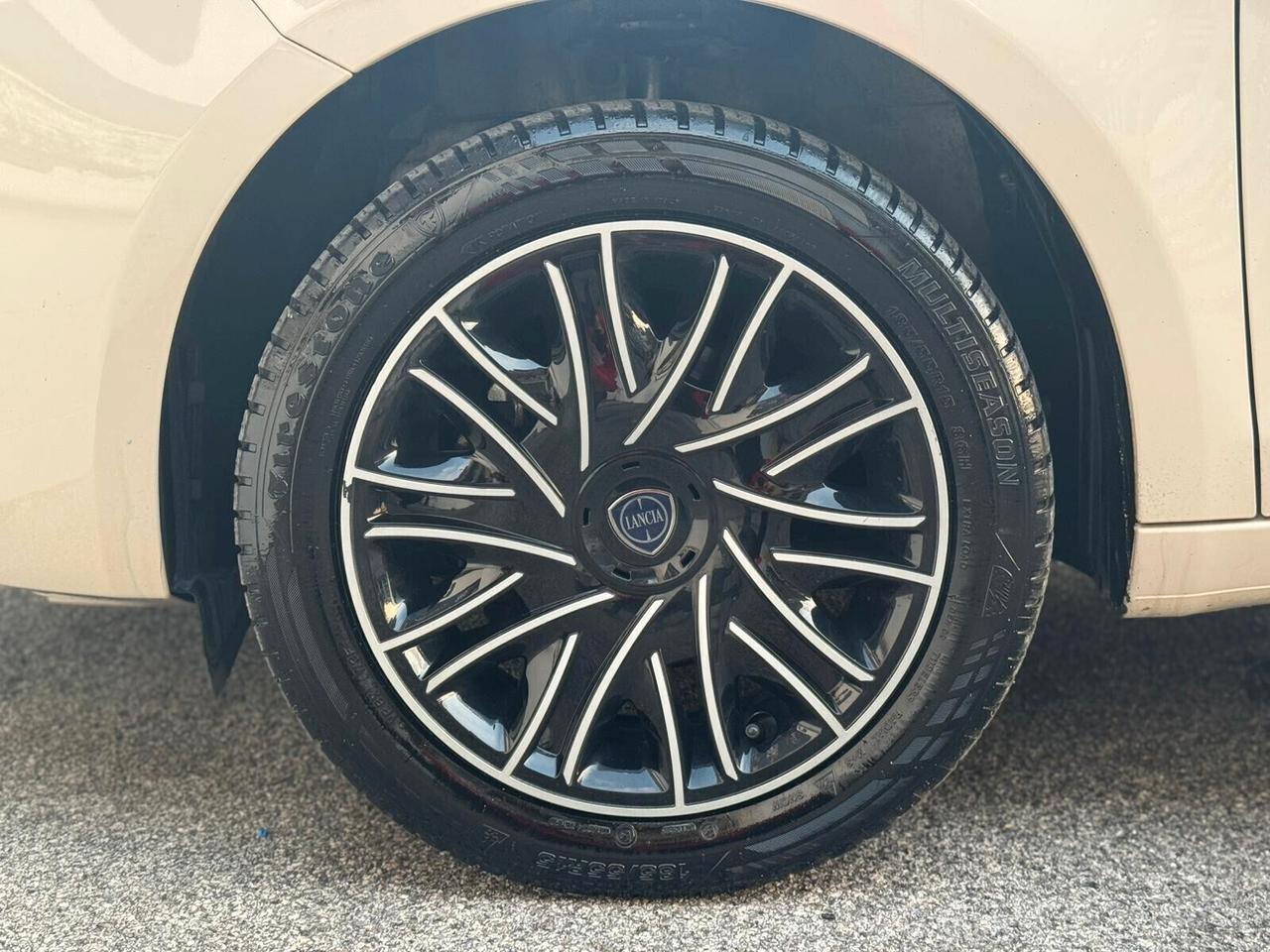 Lancia Ypsilon 1.2 69 CV 5 porte GPL Ecochic Gold