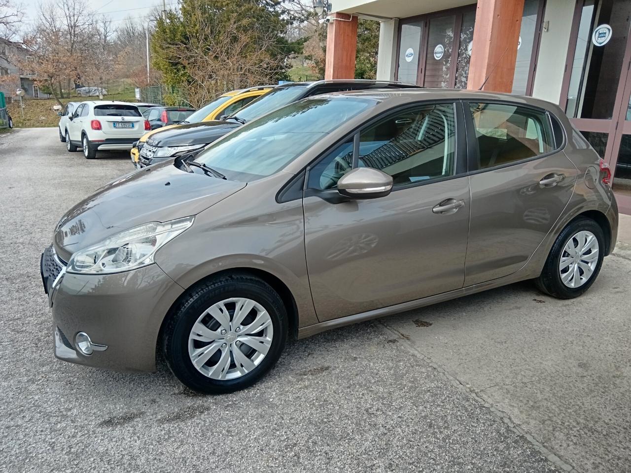 Peugeot 208 1.4 HDi 68CV 5P NEOPATENTATI