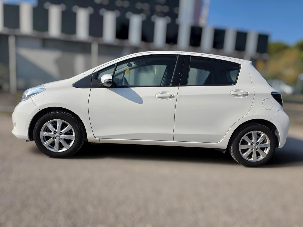 Toyota Yaris 1.0 5 porte Active