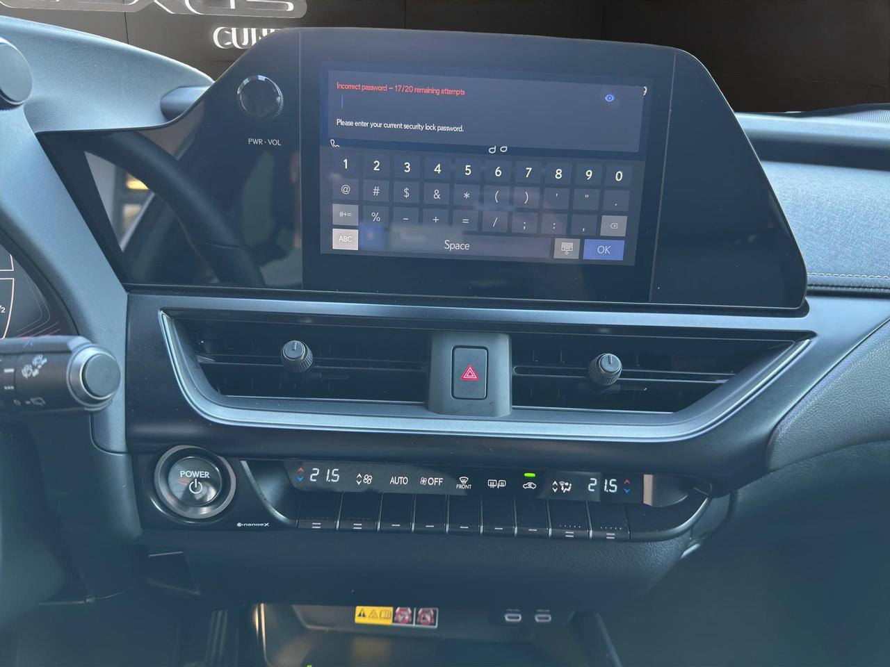 Lexus UX 250h 2.0 Design 2wd cvt