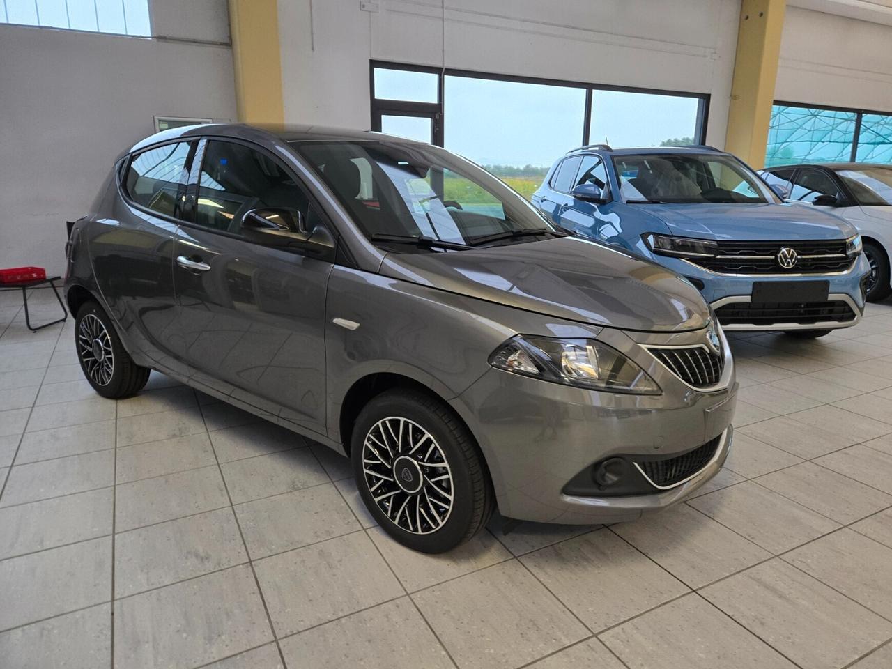 Lancia Ypsilon 1.0 FireFly 5 porte S&S Hybrid Platino