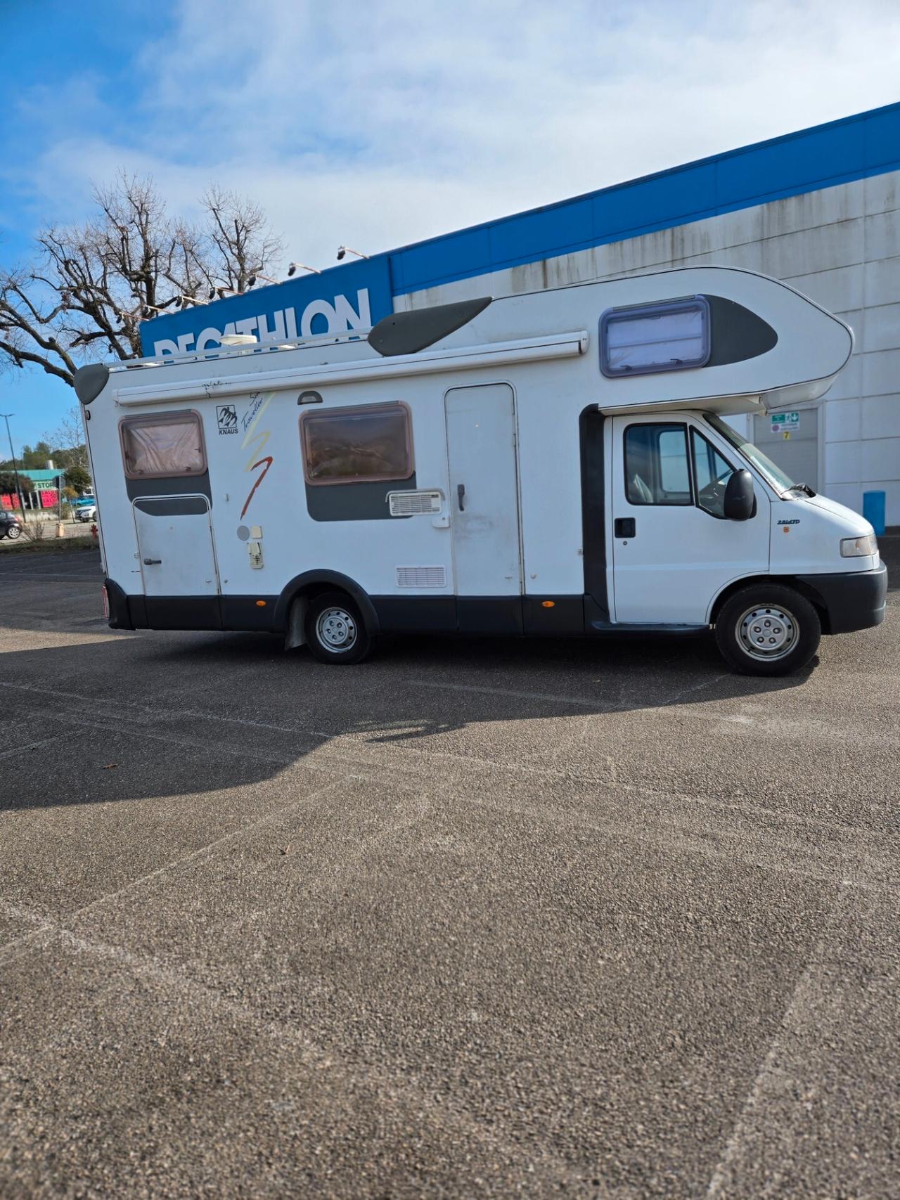 Fiat Ducato 2.8 diesel alesstimento Knaus