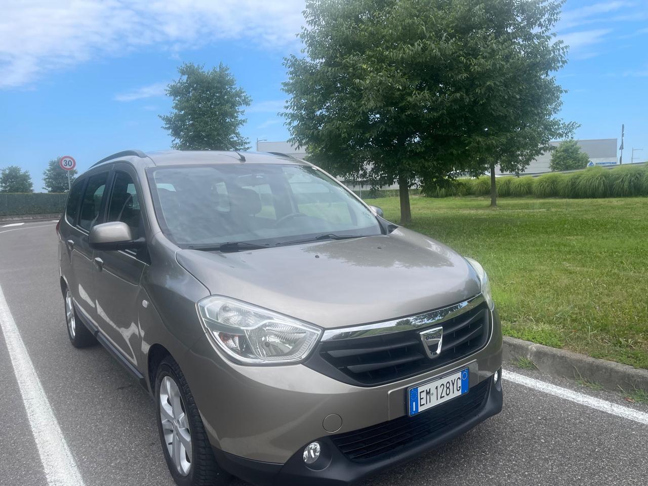 Dacia Lodgy Dacia Lodgy, euro 5b, anno 2013, 7 posti, 137.000 km!