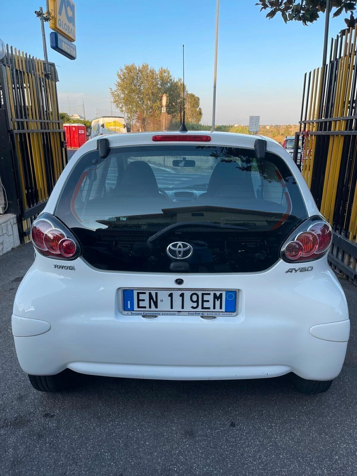 Toyota Aygo 1.0 12V VVT-i 3 porte Active Connect