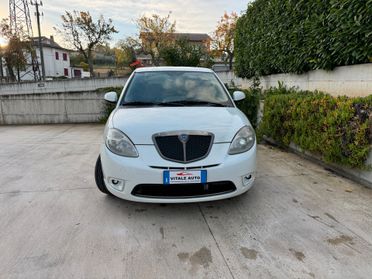 Lancia Ypsilon 1.3 MJT 75 CV MomoDesign