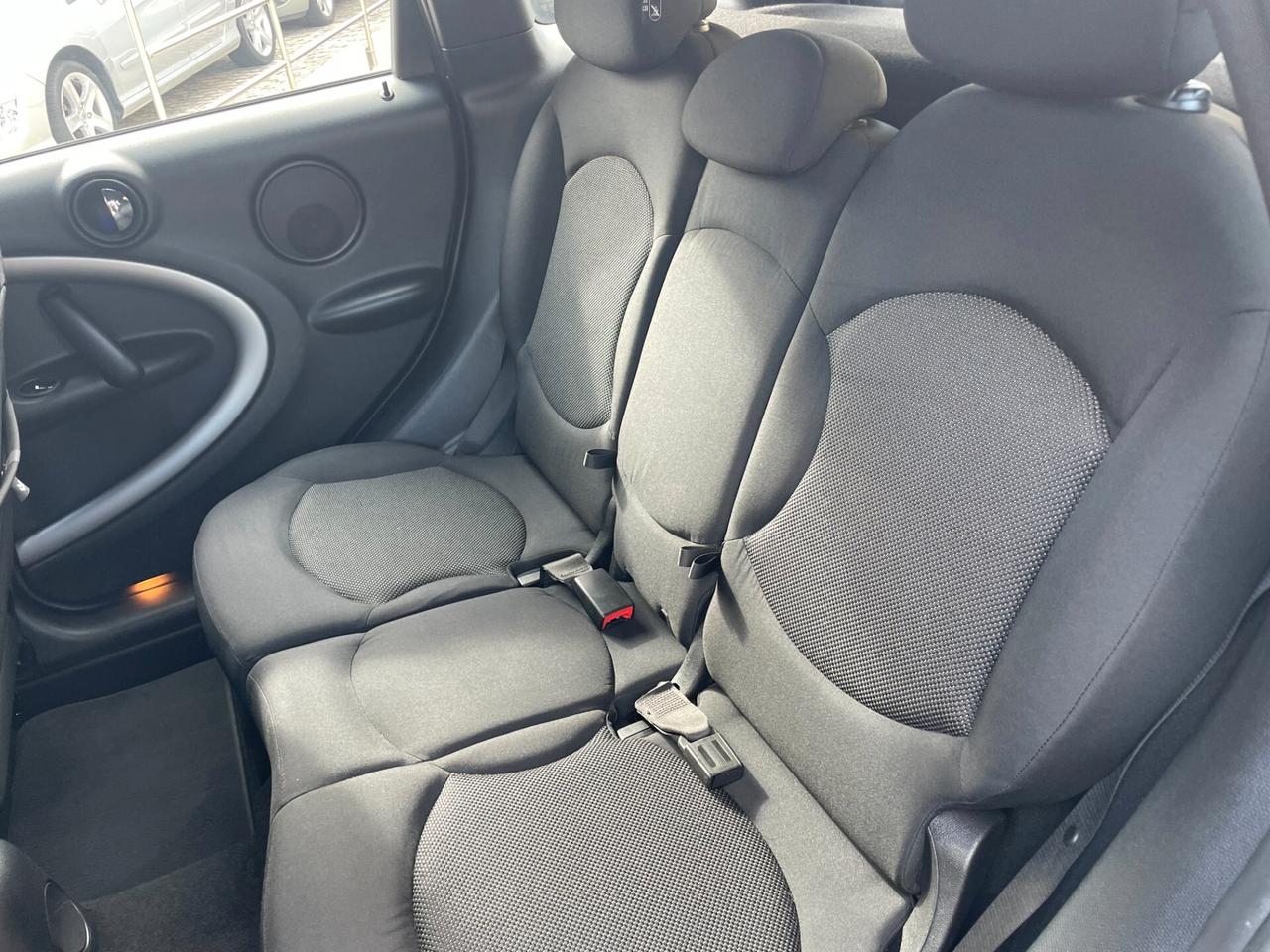 Mini Cooper D Countryman Mini Countryman 1.6 all4 XENON+AMBIENT+CLIMA AUTO