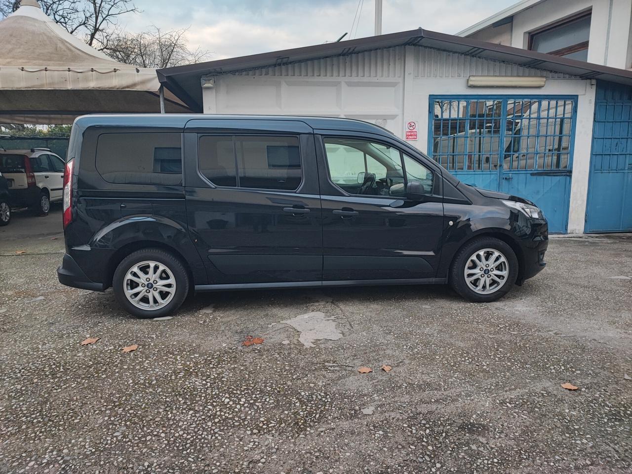 Ford Grand Tourneo Connect Gancio Traino 7 Posti