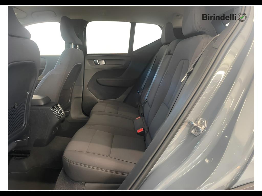 VOLVO XC40 (2017-->) - XC40 T2 Momentum