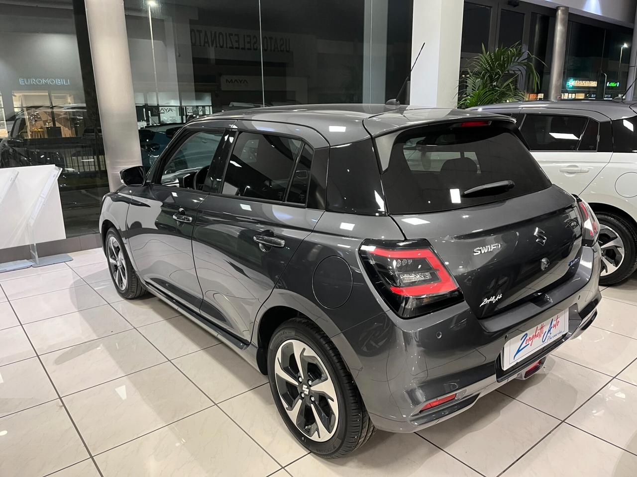 SUZUKI SWIFT 1.2 HYBRID TOP 2WD