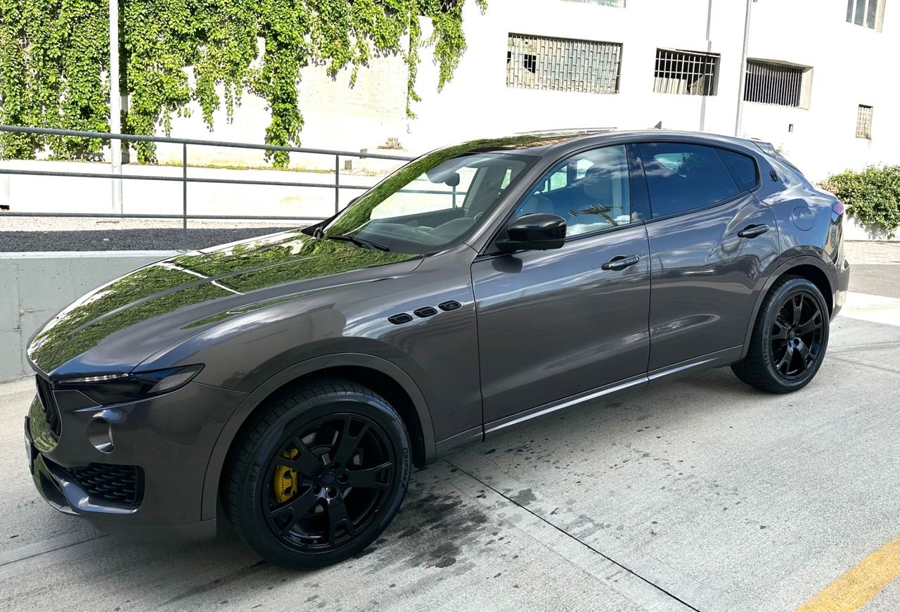 Maserati Levante Q4 V6 Diesel 275CV Gransport