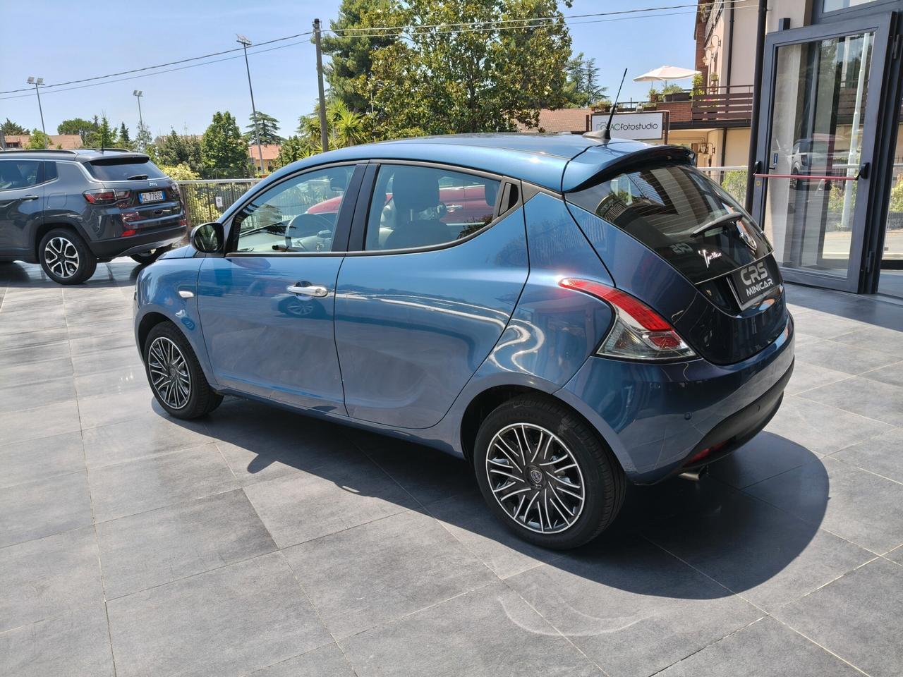 Lancia Ypsilon 1.0 FireFly 5 porte S&S Hybrid Gold