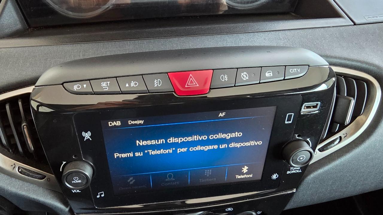 Lancia Ypsilon 1.0 FireFly 5 porte S&S Hybrid Gold