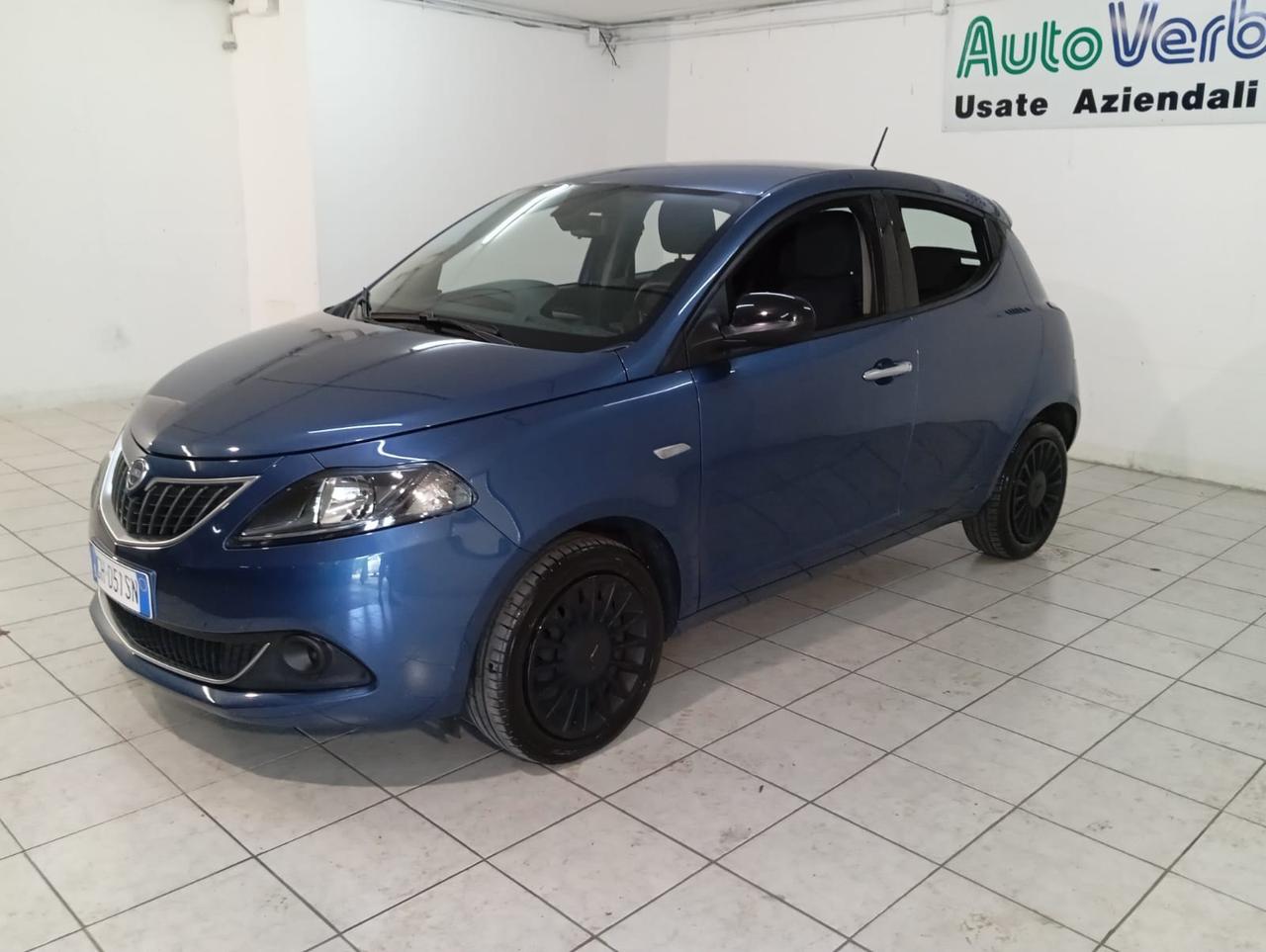 Lancia Ypsilon 1.0 FireFly 5 porte S&S Hybrid Ecochic Silver