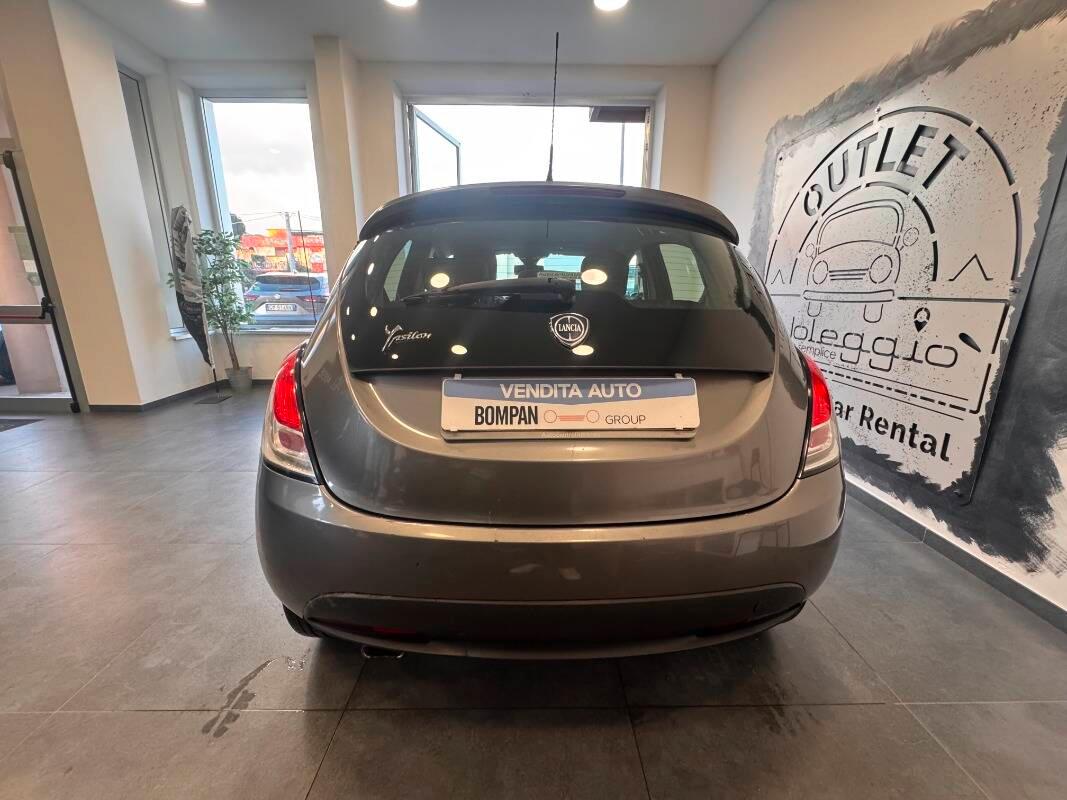 Lancia Ypsilon 1.2 8v Silver 69cv