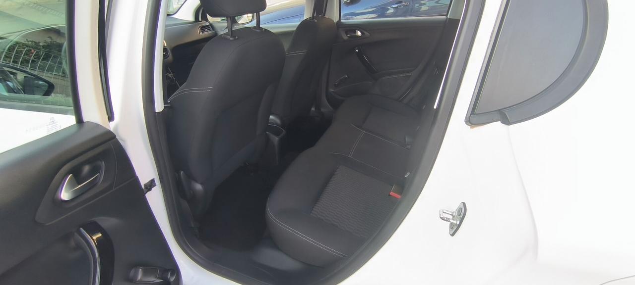 Peugeot 208 BlueHDi 100 S&S 5 porte Allure