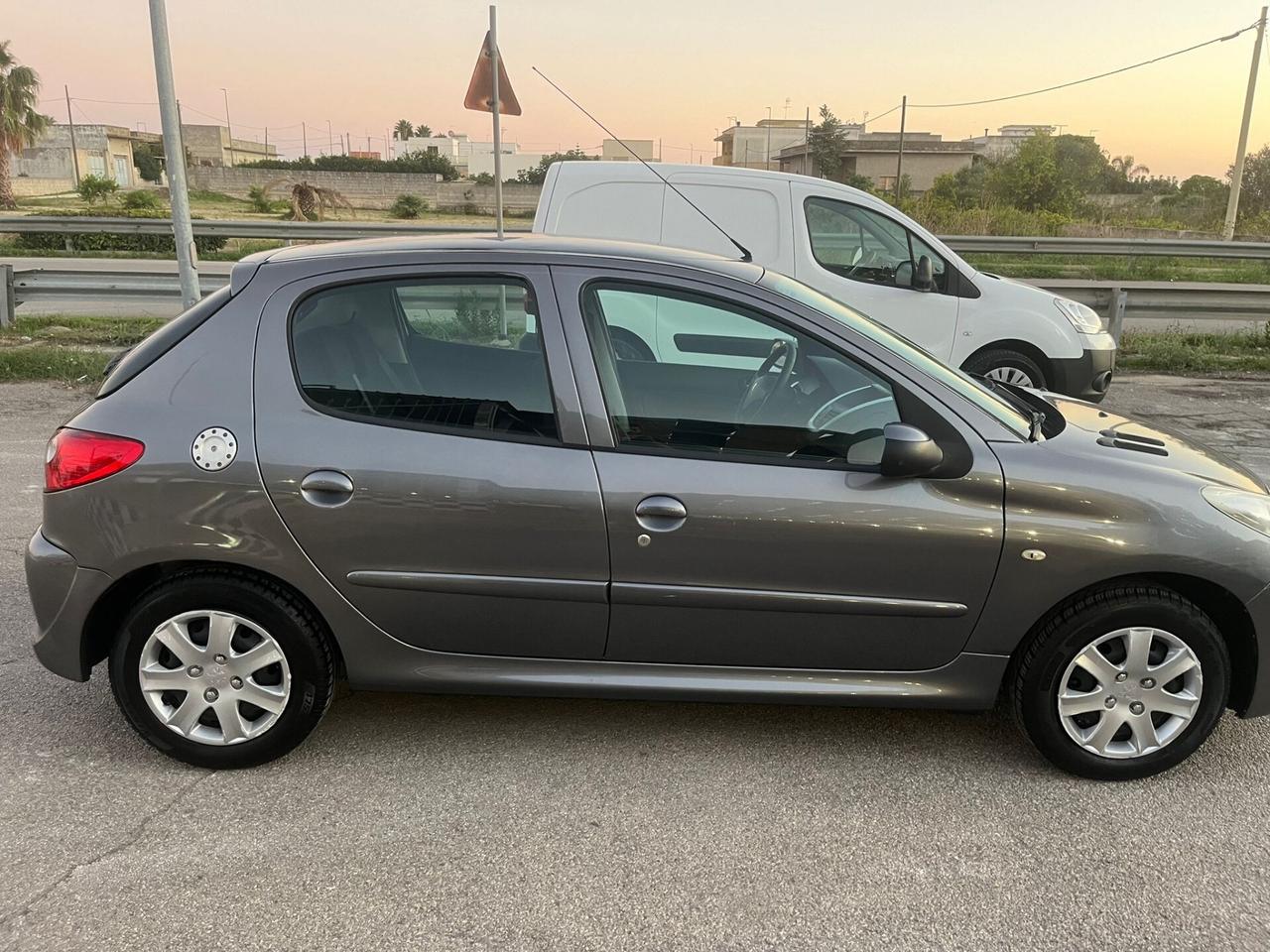 Peugeot 206 Plus 1.1 ECO GPL Unipro 2010