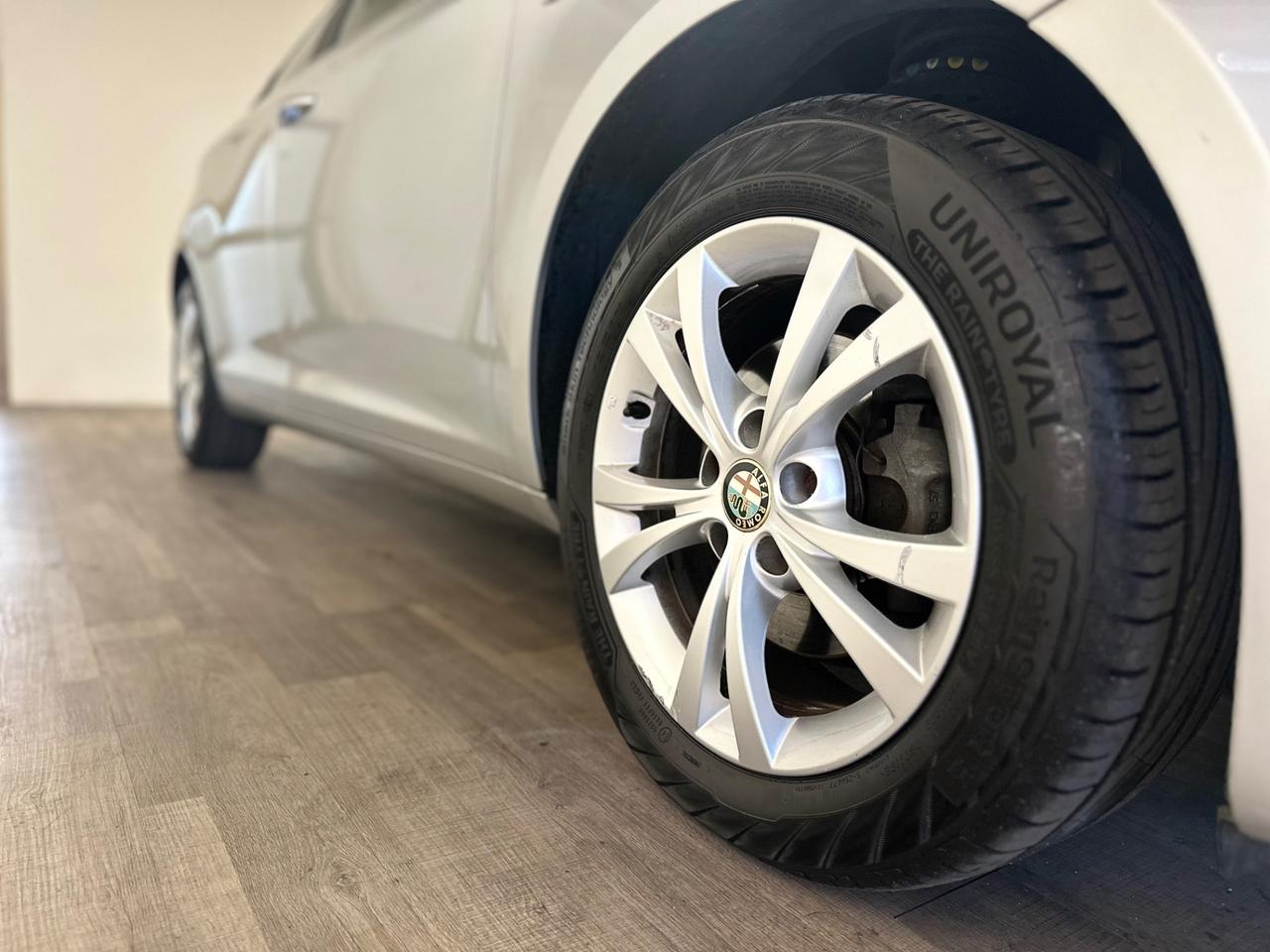 Alfa Romeo Giulietta 1.6 JTDm-2 105 CV Distinctive NEOPATENTATI