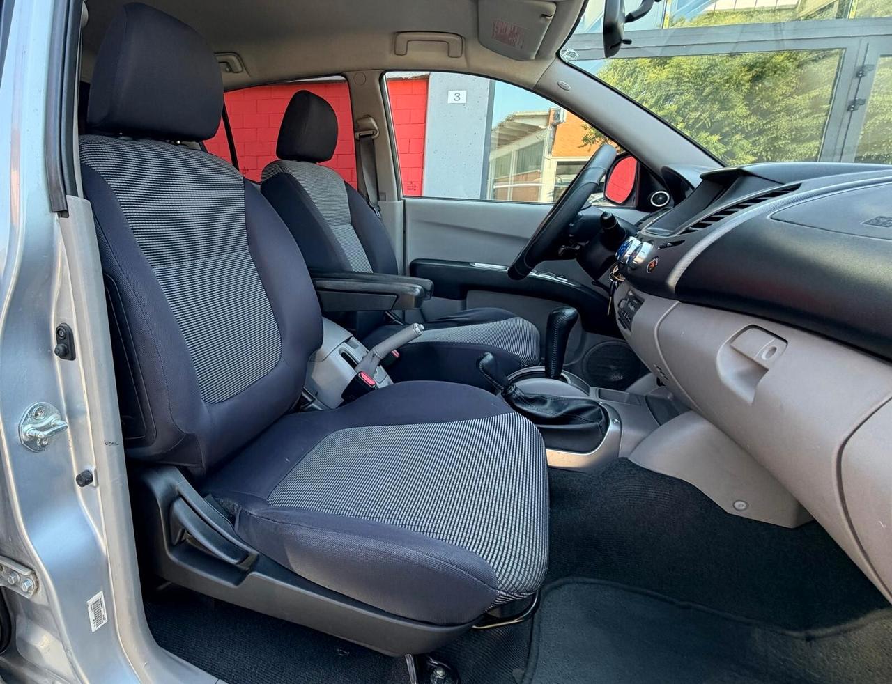 Mitsubishi L200 2.5 DI-D/178CV 4X4 DC Intense Plus