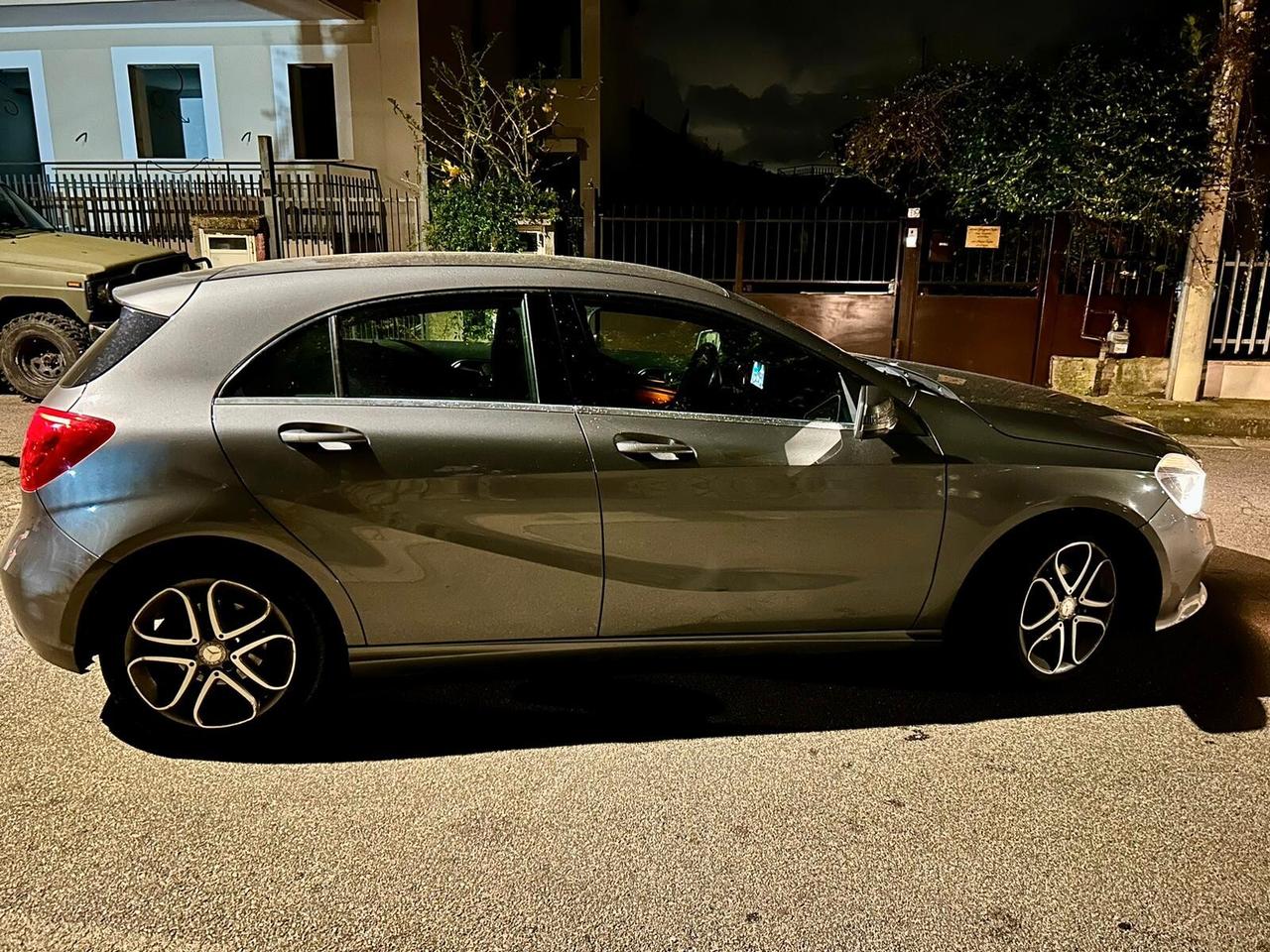 Mercedes-benz A 180 d Premium