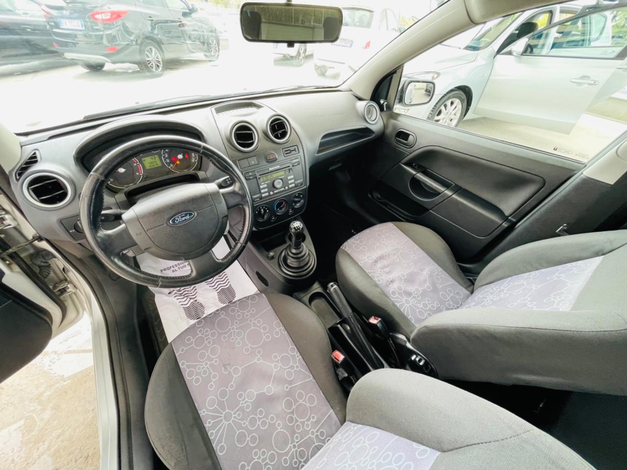 Ford Fiesta 1.4 TDCi 5p. Ghia OK NEOPATENTATO