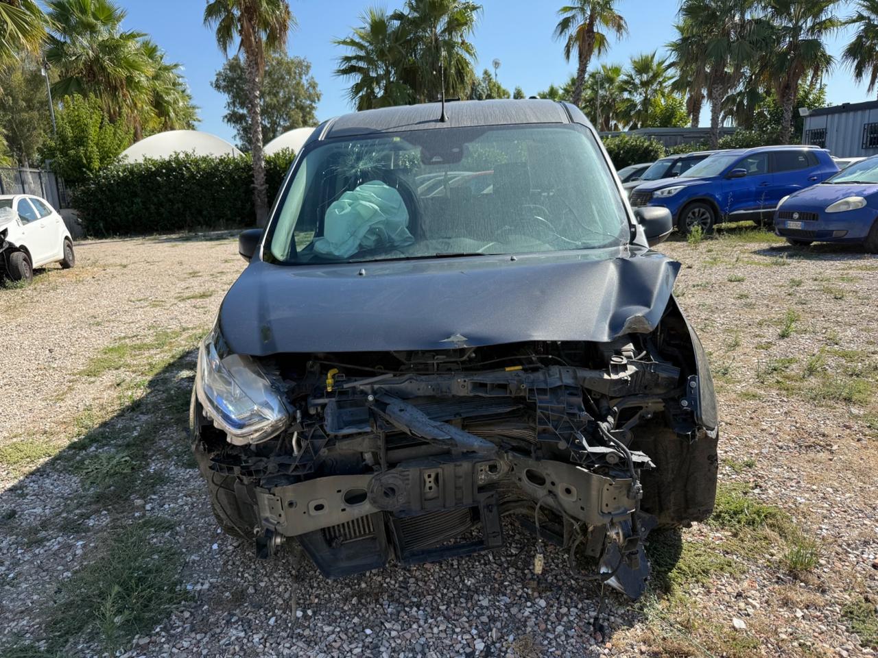 Ford Tourneo Connect Gran 1.5 TDCi Titanium