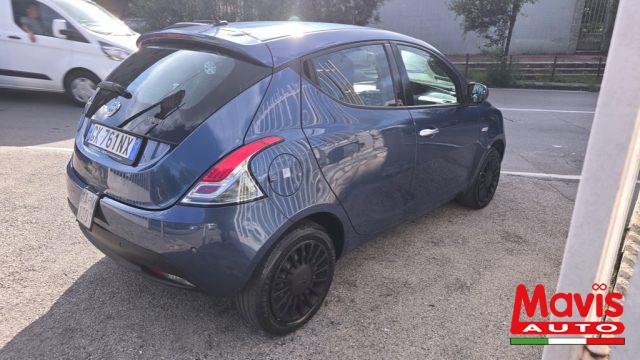 LANCIA Ypsilon 1.0 FireFly 5 porte S&S Hybrid Ecochic Silver