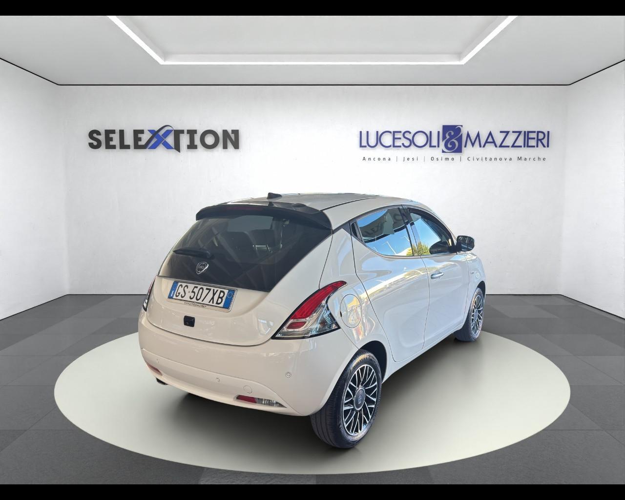 LANCIA Ypsilon 3ª serie - Ypsilon 1.0 FireFly 5 porte S&S Hybrid Platino