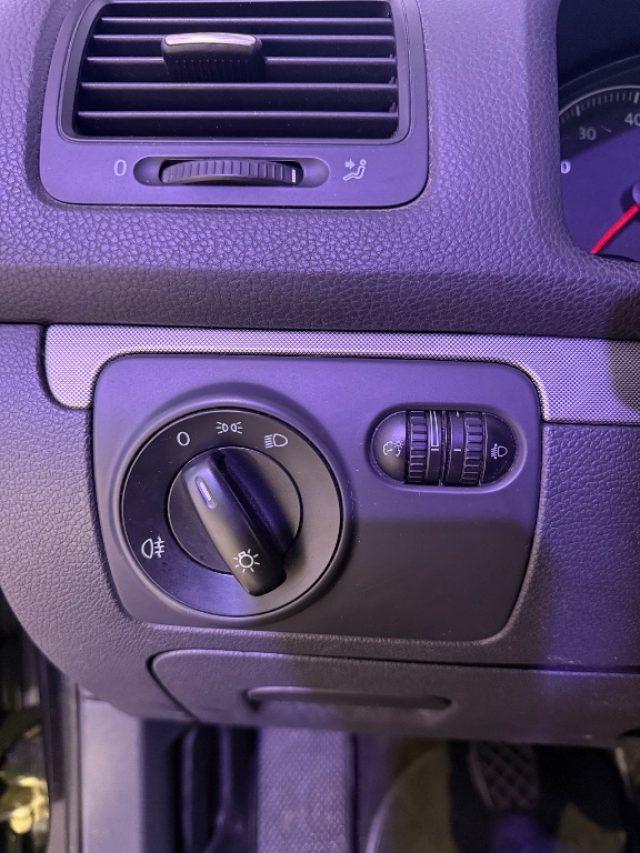 VOLKSWAGEN Golf 1.6 3p. Comfortline