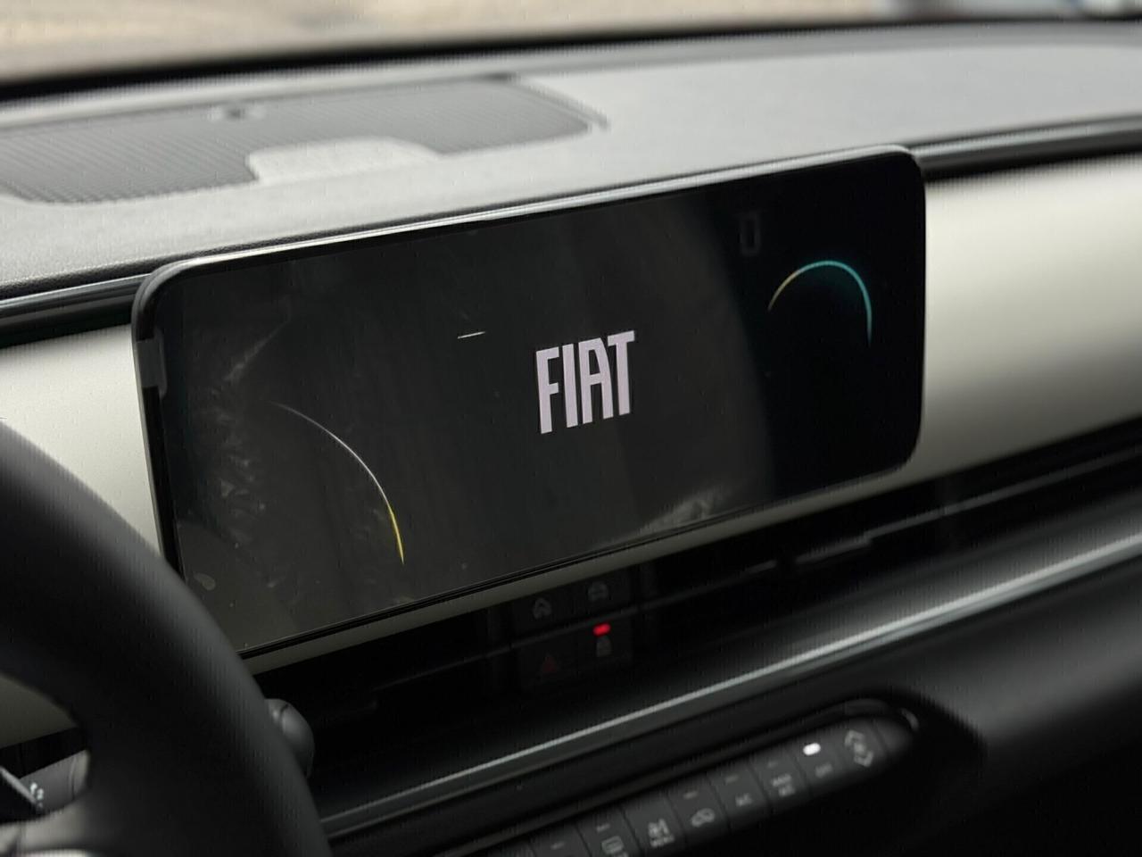 Fiat 600 Hybrid DCT MHEV La Prima