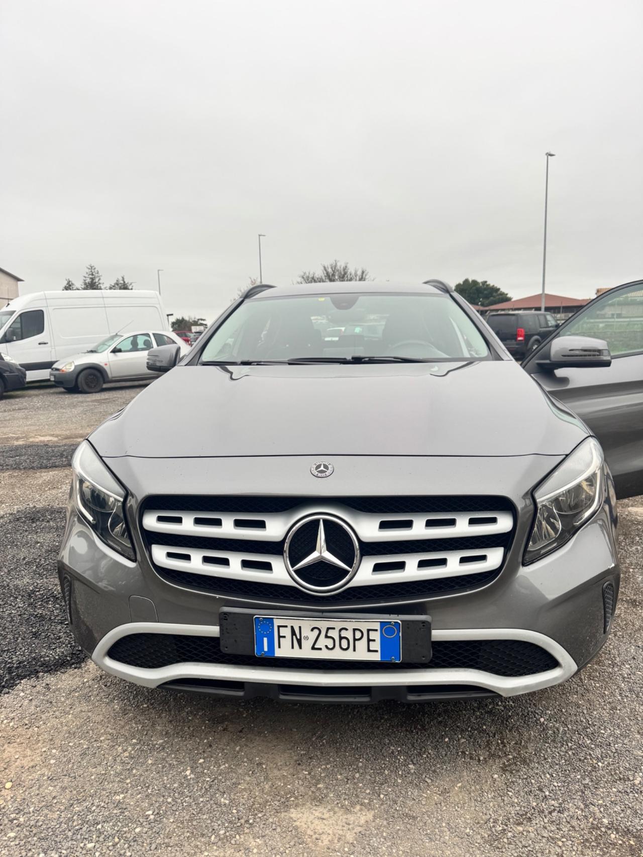 Mercedes-benz GLA 180