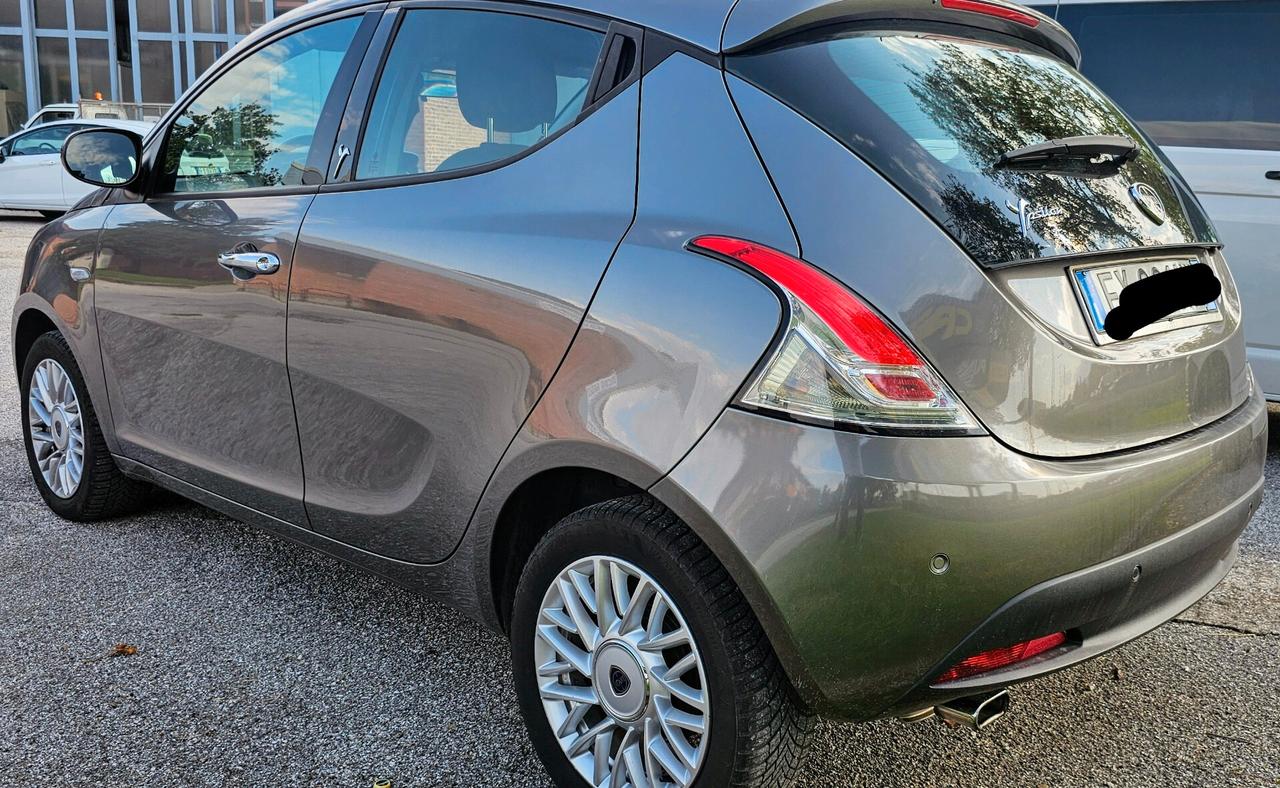 Lancia Ypsilon 1.2 69 CV 5 porte Gold